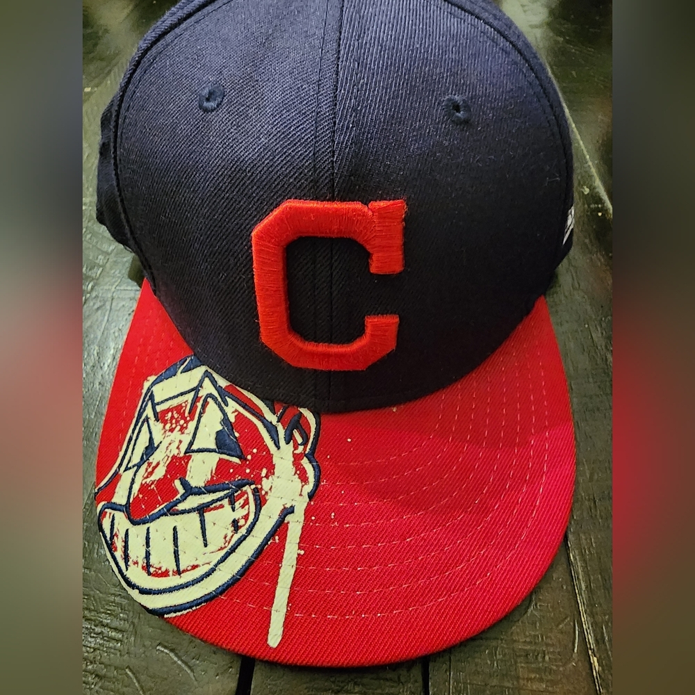 New Era Fitted Size 7 3/8 Cleveland Indians Chief Wahoo Hat